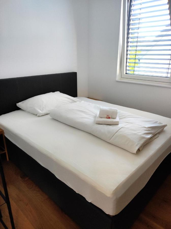 Luxurioeses Penthouse Mit Blick Auf Die Uno-City Und Dem Kaiserwasser. 3Schlafzimmer, 2 Baeder, Privat Lift Ins Apartment Viena Exterior foto