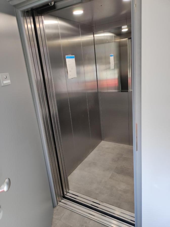 Luxurioeses Penthouse Mit Blick Auf Die Uno-City Und Dem Kaiserwasser. 3Schlafzimmer, 2 Baeder, Privat Lift Ins Apartment Viena Exterior foto