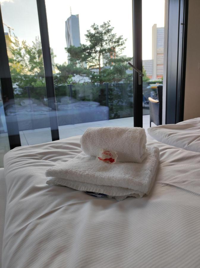 Luxurioeses Penthouse Mit Blick Auf Die Uno-City Und Dem Kaiserwasser. 3Schlafzimmer, 2 Baeder, Privat Lift Ins Apartment Viena Exterior foto
